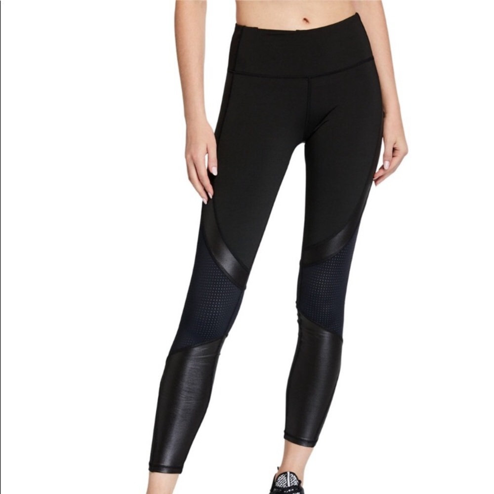 PICTURES UP 🎉HP🎉NWT❗️BCBGMAXAZRIA Leggings